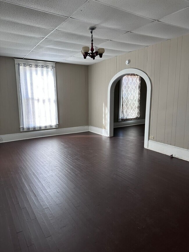 Building Photo - 2416 Walworth - House