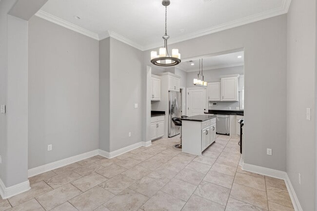 Building Photo - 5831 Weeping Willow Dr