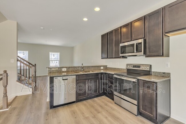 Building Photo - 819 Magnolia Ridge Dr