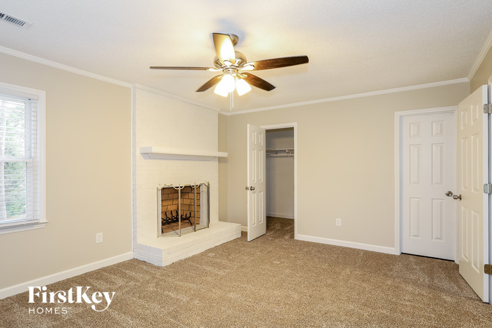 Building Photo - 1411 Abbey Pl Dr