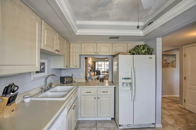 Building Photo - 1009 SE 46th Ln