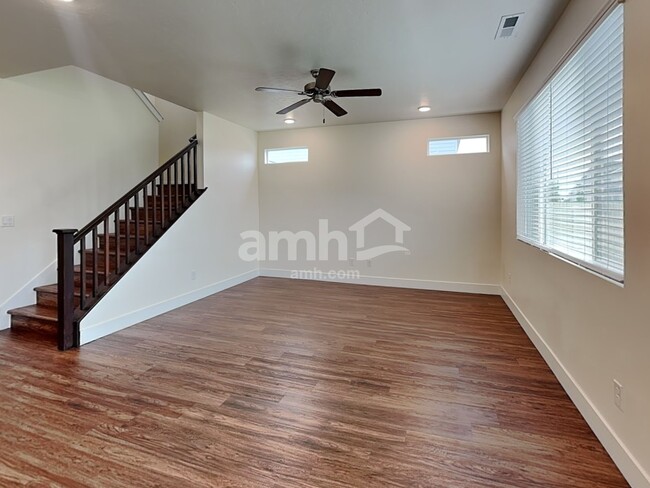 Building Photo - 9472 W Chino St