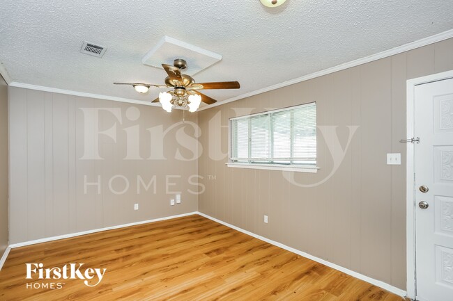 Building Photo - 2907 E Mitchell St