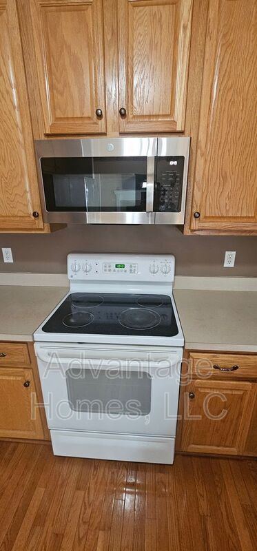 Building Photo - 809 Midjay Dr