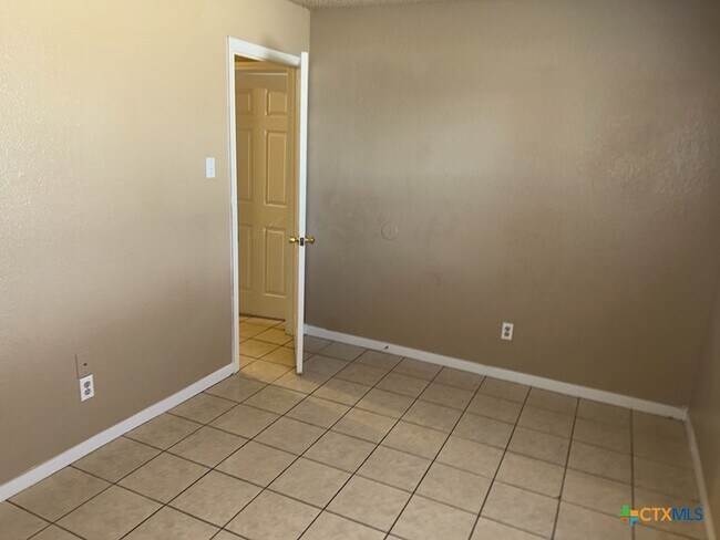 Building Photo - 1805 Galaxy Dr