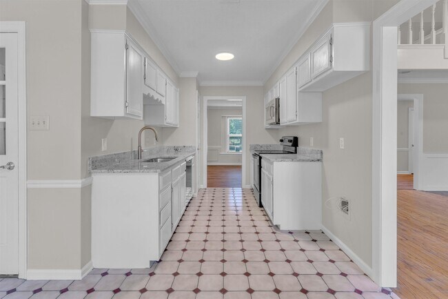 Building Photo - 636 N Fox Chase Cove