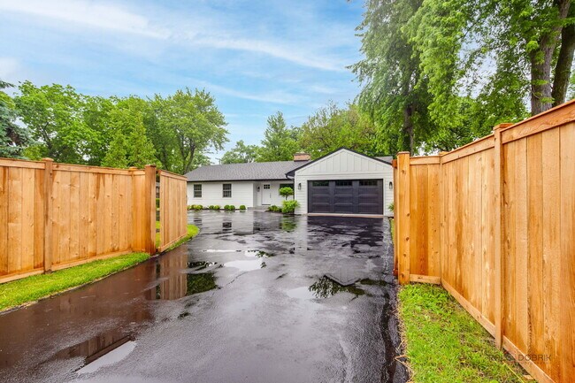 Building Photo - 535 N Waukegan Rd