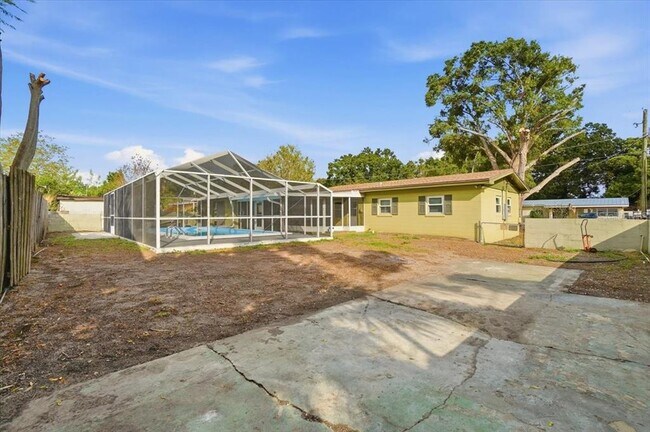 Building Photo - 3022 Hickory St