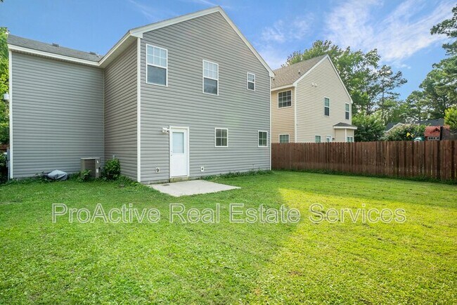 Building Photo - 2104 Miller Ave