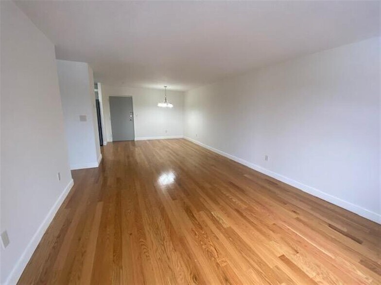 Building Photo - 474 Broadway