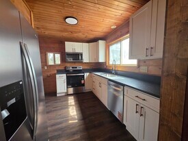 Building Photo - 828 Reagan Cir