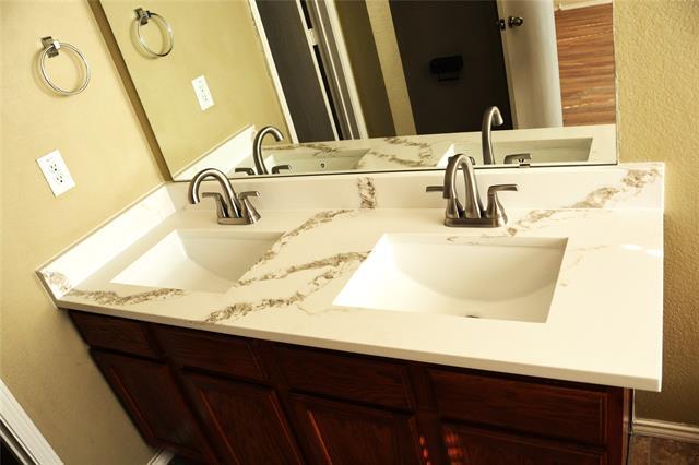 Building Photo - 9809 Carter Dr