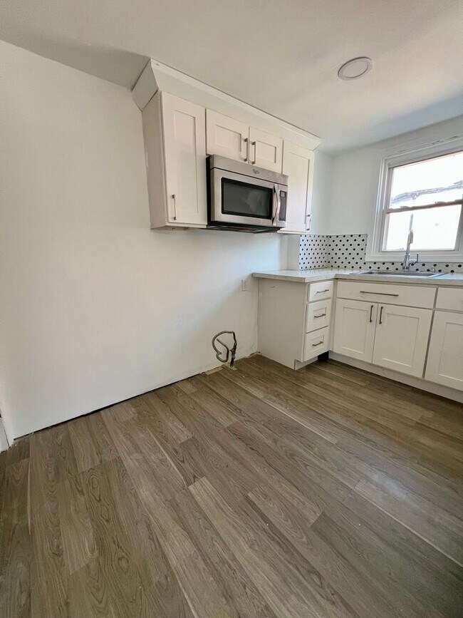 Building Photo - Gorgeous 3-Bedroom Townhome in Chester! Available NOW!