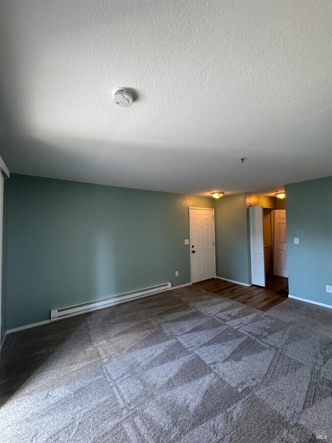 Building Photo - 511 Lighthouse Dr