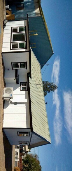 Building Photo - 7989 Rainier Rd NE