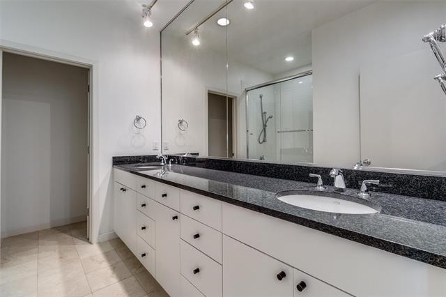 Building Photo - 4060 Travis St