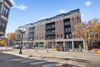 Building Photo - 3924 N Lincoln Ave