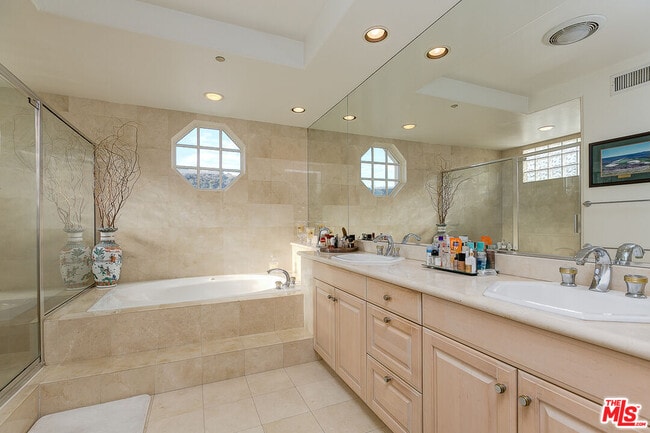 Building Photo - 2370 Brookshire Ln