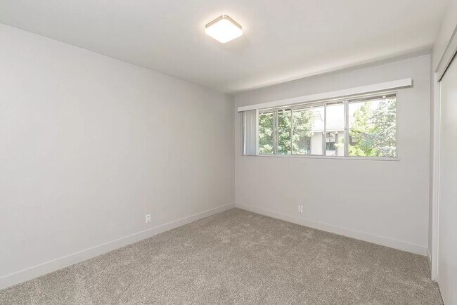 Building Photo - 344 Rheem Blvd