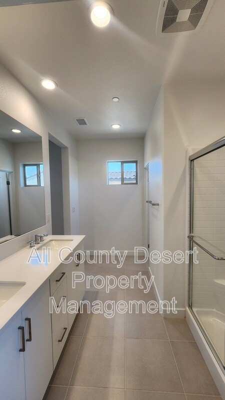 Building Photo - 35944 Randall Ln