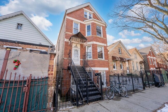 Building Photo - 2643 W 21st Pl