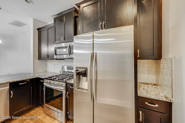 Building Photo - 8233 Loren Cove Dr