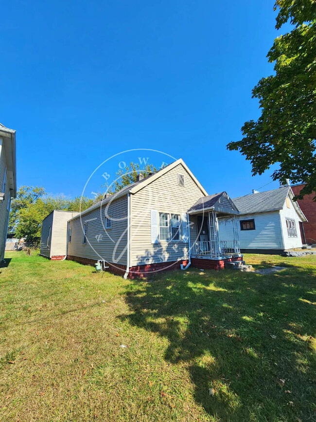 Primary Photo - 1416 Belmont Ave