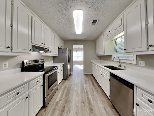 Building Photo - 281 Oak Vista Court Lawrenceville GA