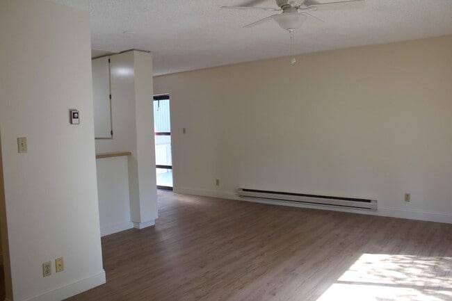 Building Photo - 109 Piccadilly Pl