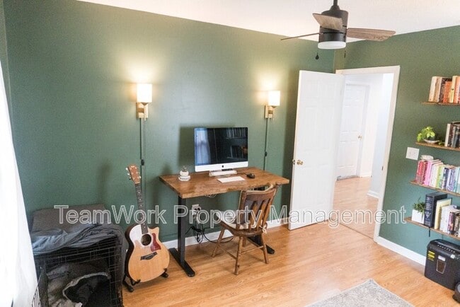 Building Photo - 827 Harbor Pl Dr