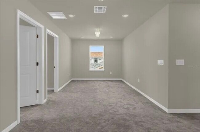 Building Photo - 10266 Pk Ests Ave