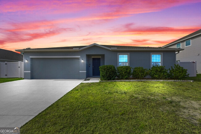 Building Photo - 131 College St