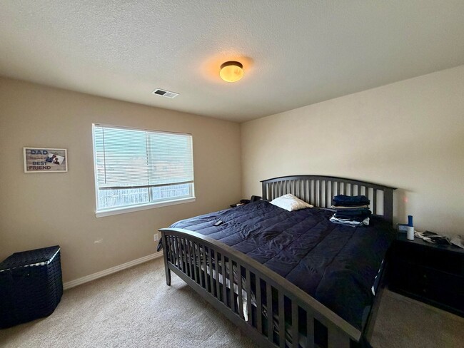 Building Photo - 310 S Rachel Ave