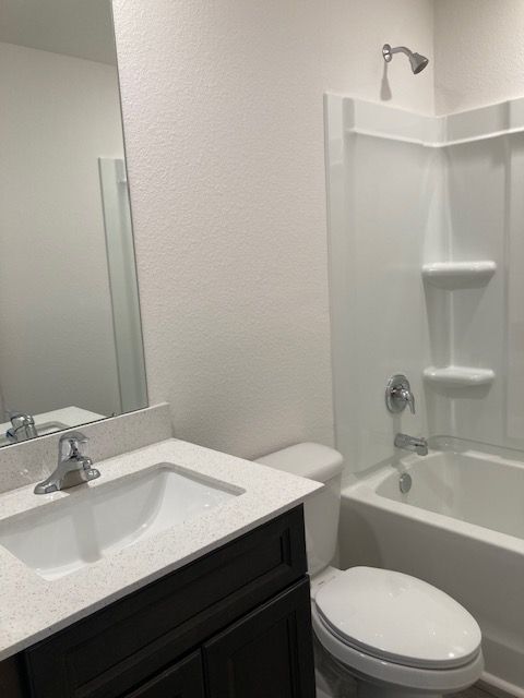 Building Photo - 11 Ripcord Ln