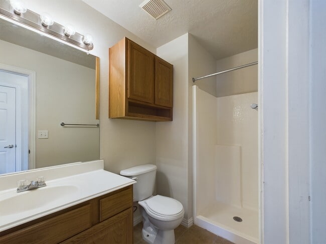 Building Photo - 1001 Krenek Tap Rd