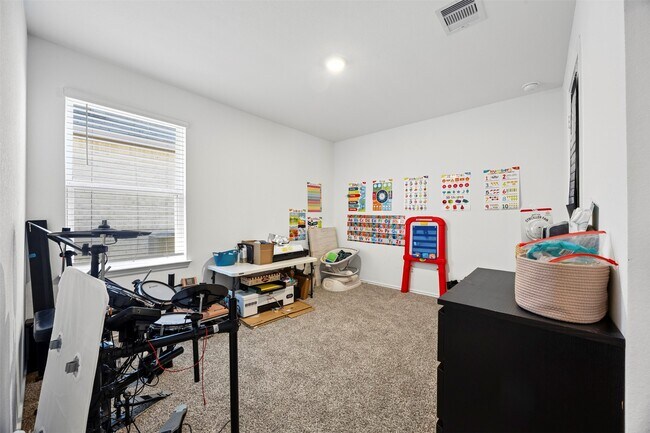 Building Photo - 5455 Desert Gln Dr