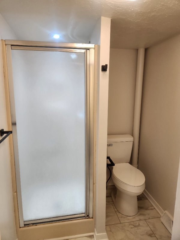 Building Photo - 145 N Main St