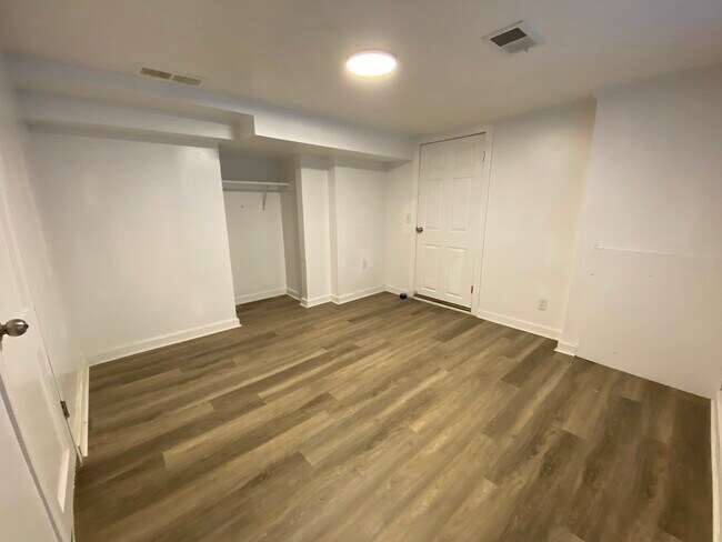 Building Photo - 4046 Taylor Blvd