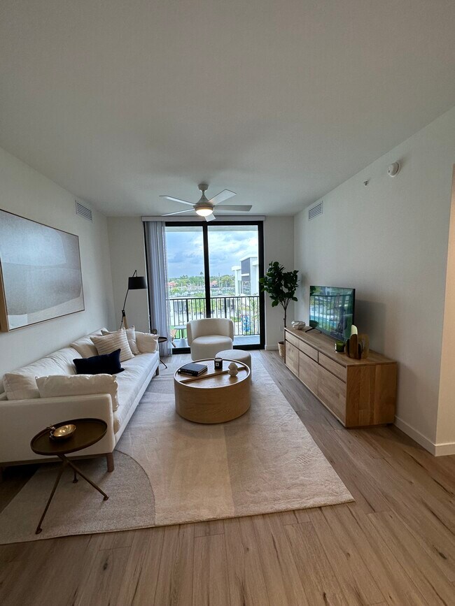 Building Photo - 7290 W 3rd Ave