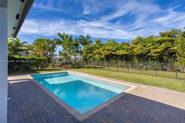 Building Photo - 8525 Crystal Downs Ave