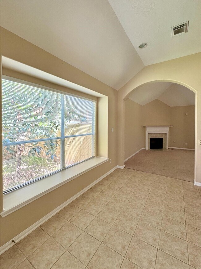 Building Photo - 3318 Cotswald Trail