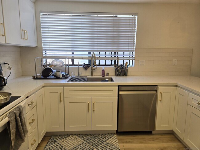 Building Photo - 4064 Crystal Dawn Ln