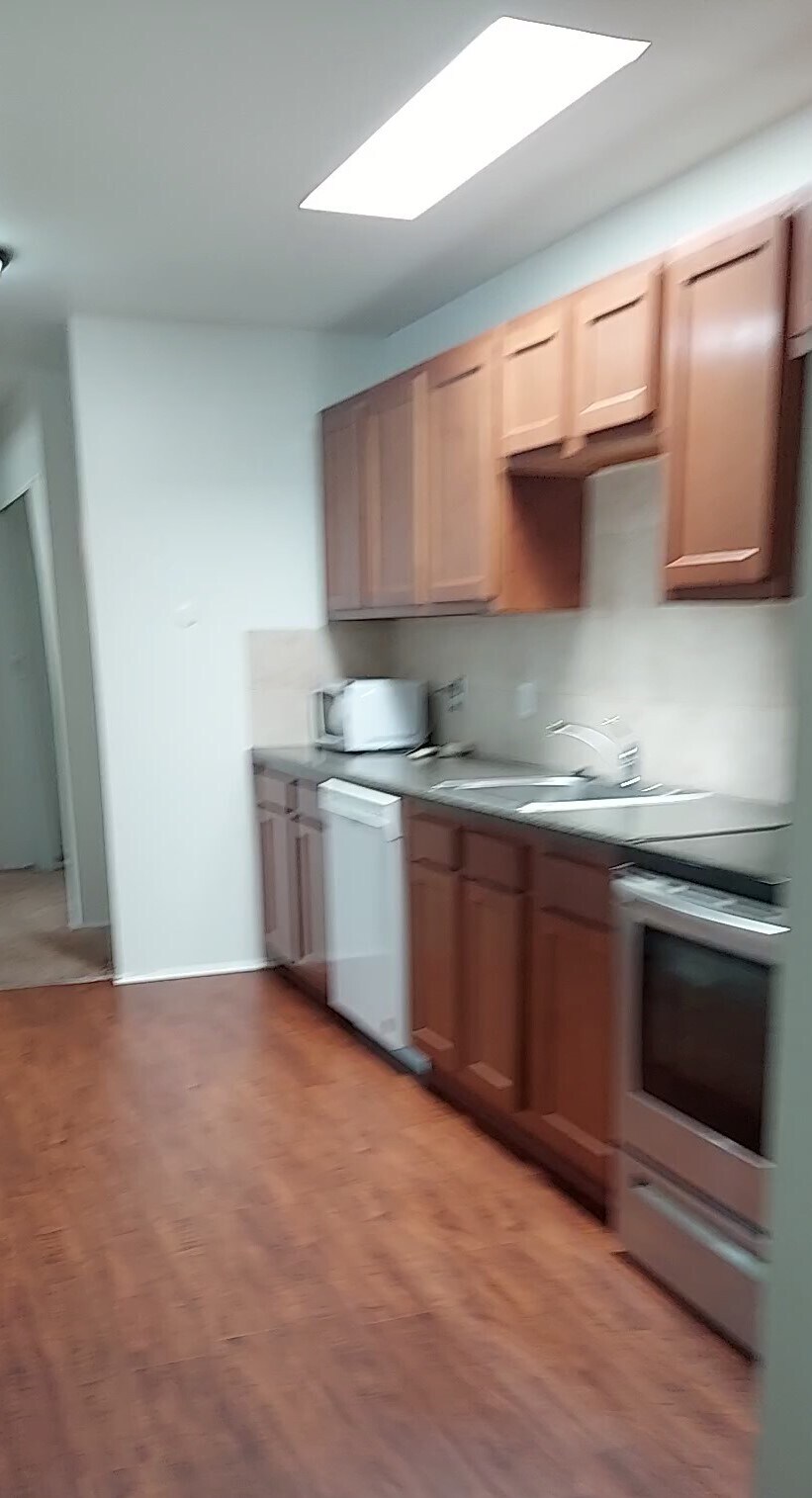 Building Photo - 915 S Division St