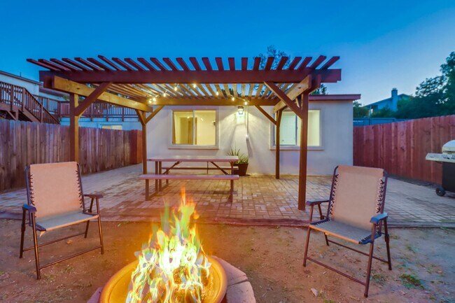 Building Photo - Barcelona Ridge Estates