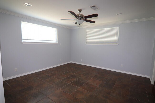 Building Photo - 13325 Blackgum St