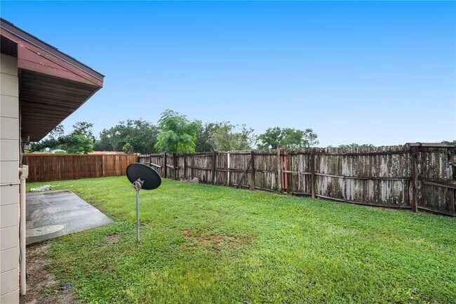 Building Photo - 5513 Karan Ct
