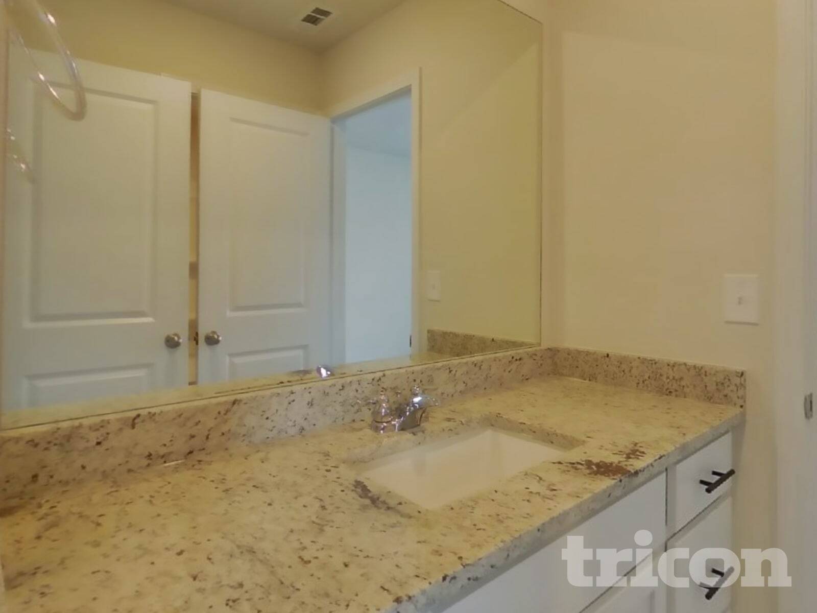 Building Photo - 260 Limestone Cir