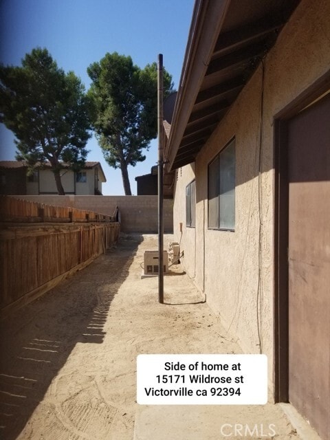 Building Photo - 15171 Wildrose St