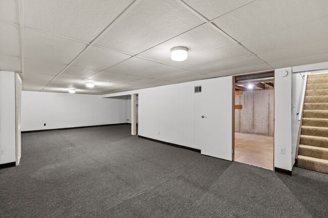 Building Photo - MOVE IN READY! Passed Occupancy. Move in before the holidays!