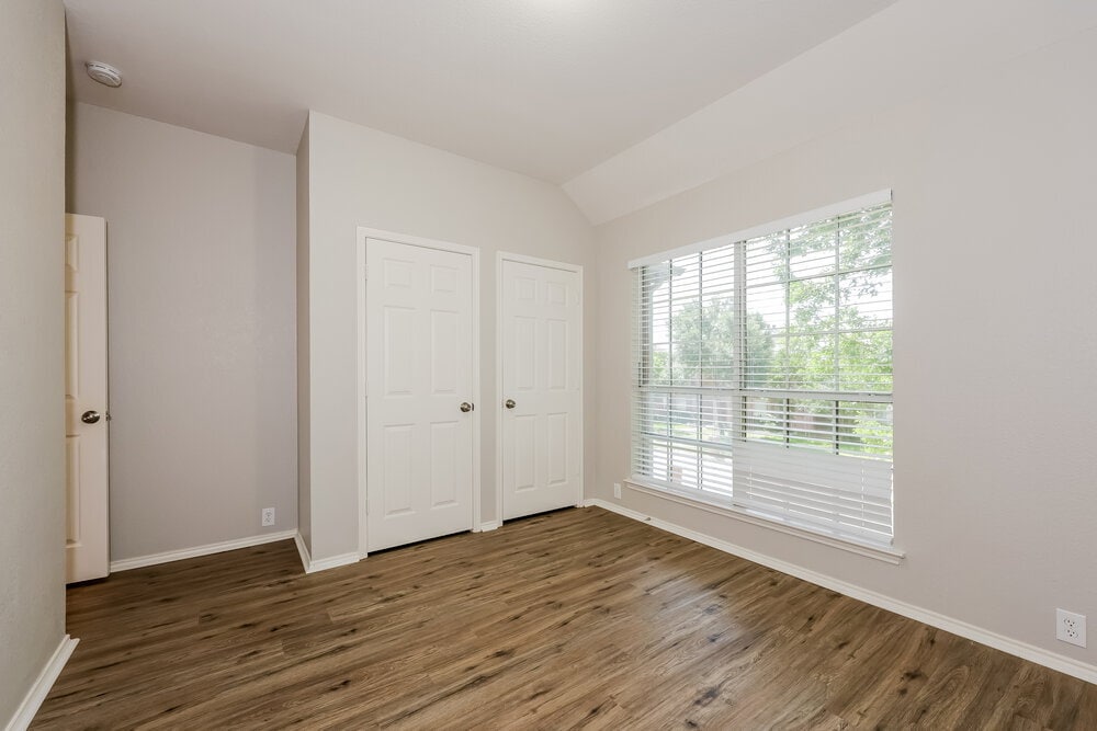 Building Photo - 2325 Cimmaron Dr